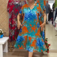 Rochie imprimată cu decolteu în V și tiv cu volane