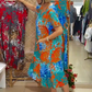Rochie imprimată cu decolteu în V și tiv cu volane