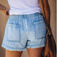 Pantaloni scurți din denim cu franjuri și cordon cu talie înaltă